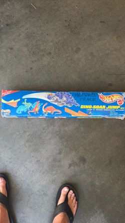 Hot wheels tracks