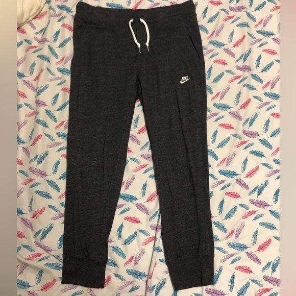 Nike joggers carpis