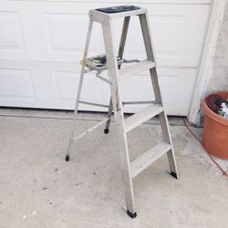 Aluminum Ladder  - 4 Ft