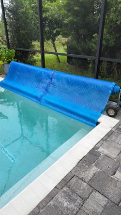 Pool cover 11ft x 25 ft (roller)