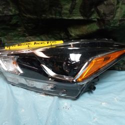 2018-20 Nissan Kicks Left Headlight 