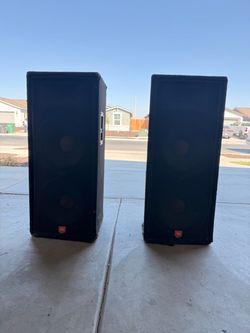 JRX 100 JBL SPEAKER TOWERS (WITH MIXER)