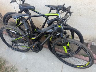 Giant Electric Mountain Bikes – Lot of 3