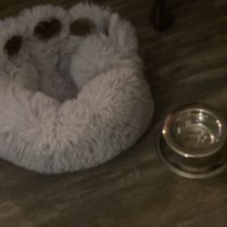 Dog bed with stainless steel bowl