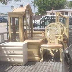 Taking  Offers  $  China Cabinet, Dining Table & More