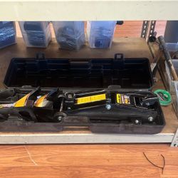 2-1/4 Ton Black Jack W/ Stands