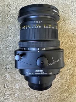 Nikon PC Micro Nikkor 85mm f/2.8D Lens