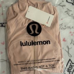Size 8 Lululemon define jacket !
