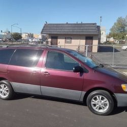 2000 Toyota Sienna Mini Van Run and Drives Great Smog! V6! Seats 7!