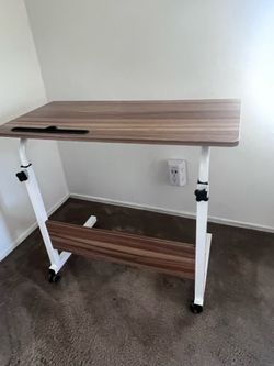 SogesHome 31.5” Adjustable Mobile Table