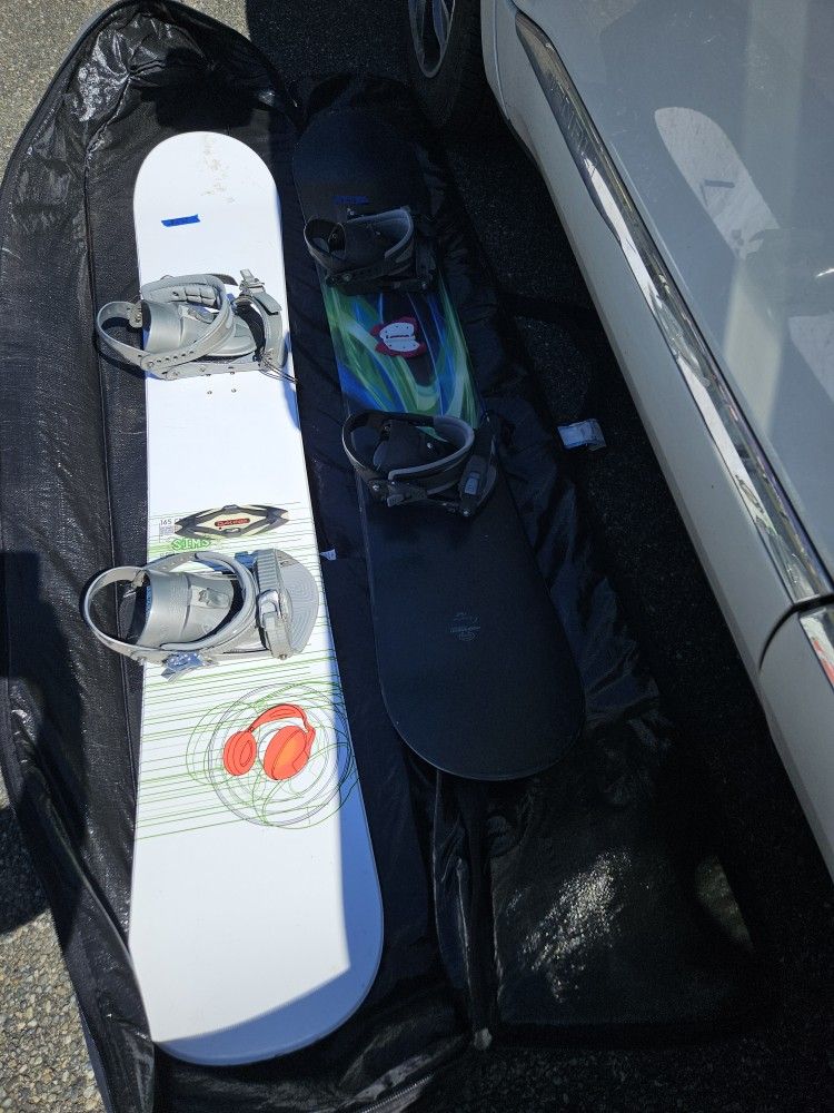 2 Snowboards