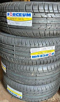 225 65 17 Set Of New Tires