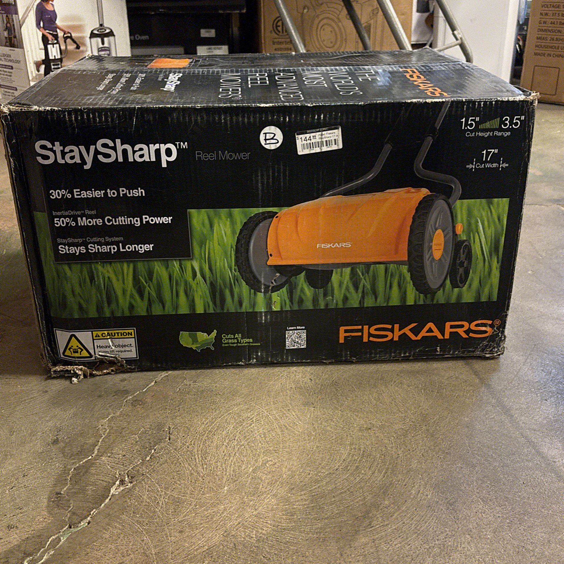 Fiskars StaySharp Push Mower - 17" Self-Propelled Lawn Mower - Yard and Garden Tools - Orange