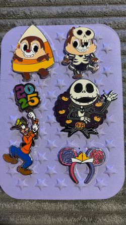 Trading/Selling Disneyland pins