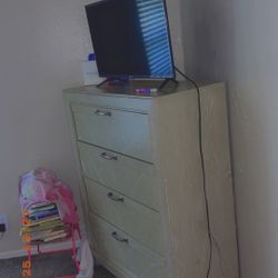 Dressers And Nightstand