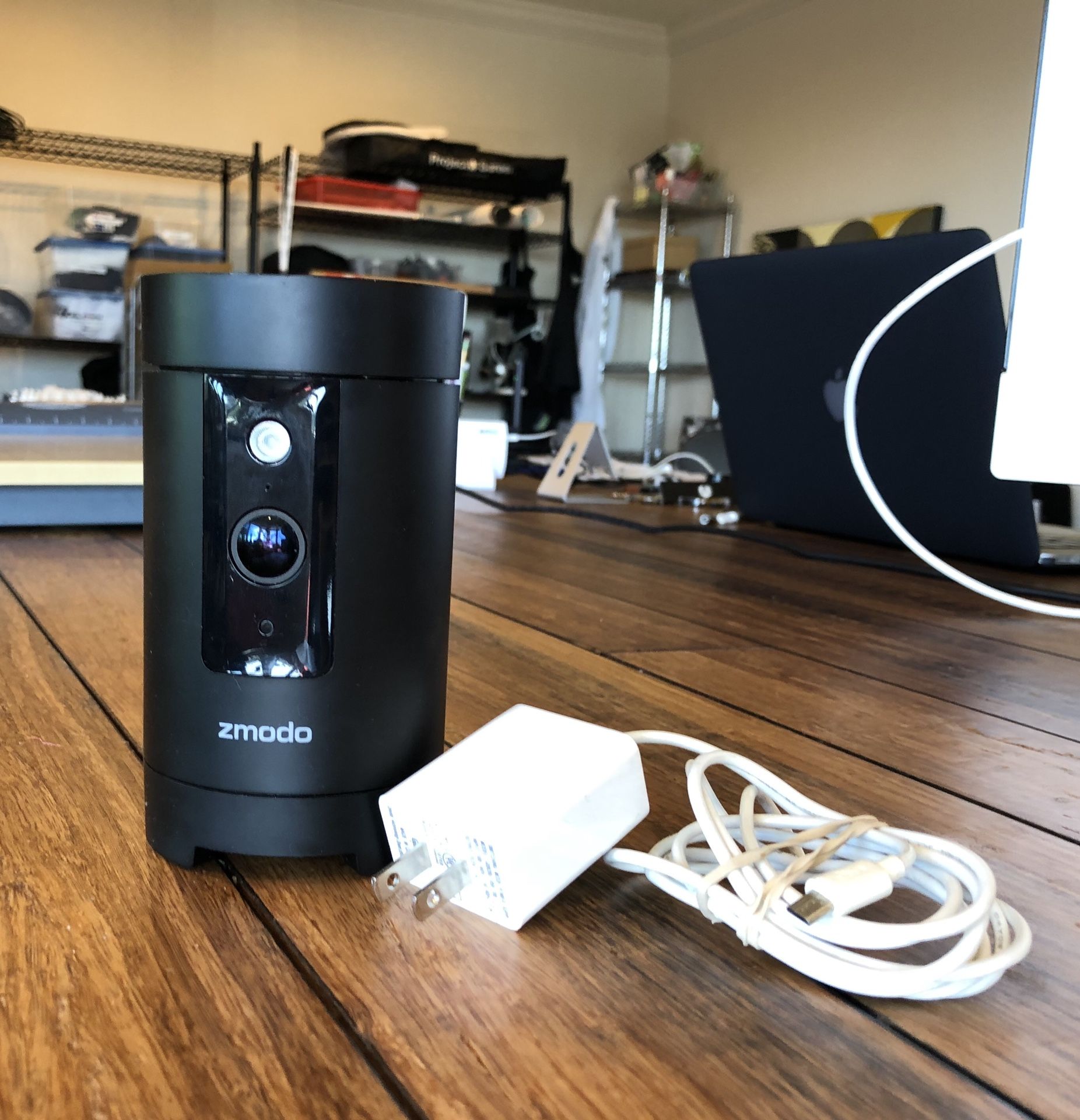 Zmodo Pivot Camera 1080p 360 rotation with audio