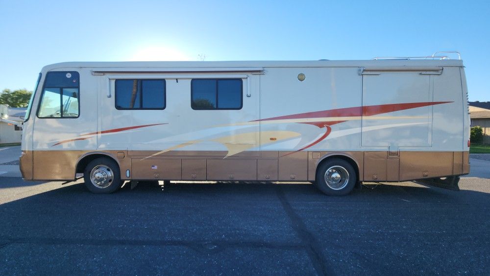 2002 Newmar Kountry Star diesel pusher