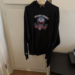 Champion X Sesame Street Hoodie (XL)