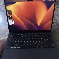 Apple - MacBook Air 13.6" Laptop - M2 chip - 8GB Memory - 256GB SSD