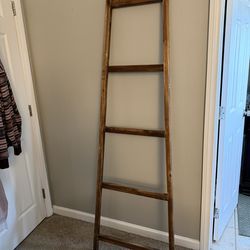 Rustic blanket ladder