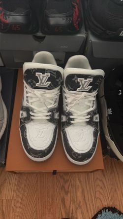 Size 11 $100 pick up only