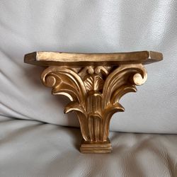 Vintage Italian Florentine Gold Wall Corbel Shelf Carved Fountain of Leaves