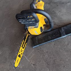 .
DEWALT
20V MAX 12in. Brushless Cordless Battery Powered Chainsaw