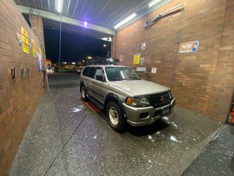 2001 Mitsubishi Montero