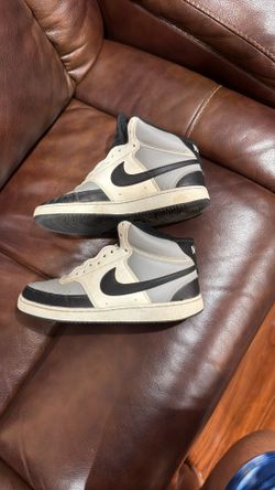 Size 9 Nike Court vision used