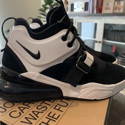 Nike Air Force 270 