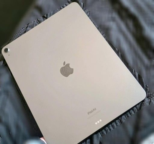 iPad 13.1 Like New 650 Obo