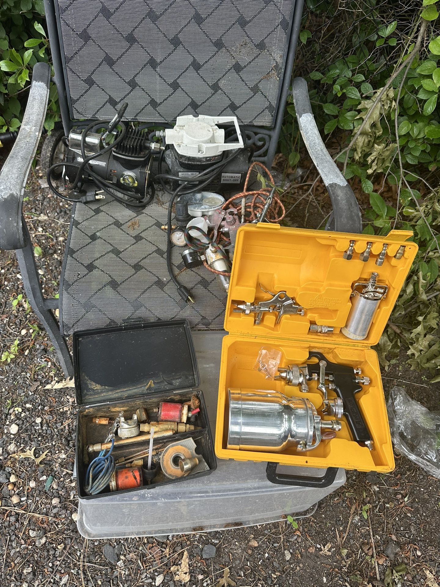 Airbrush Compressors And Guns