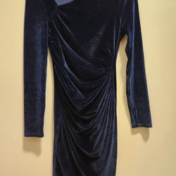 Abercrombie & Fitch long sleeve asymmetrical velvet dress. Navy, size small Petite