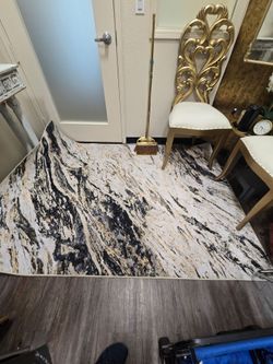 LOOK!!!! Huge 5X7 Foldable Rug ONLY $40