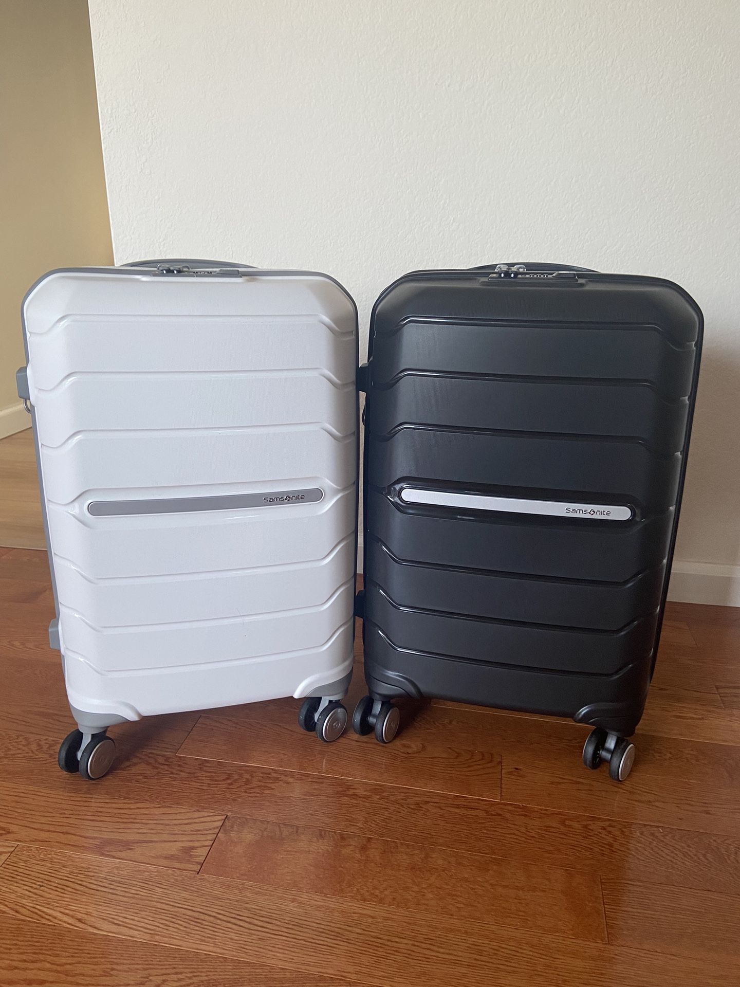 New Samsonite FREEFORM CARRY-ON SPINNER 2 Pieces