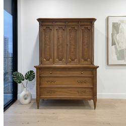 American of Martinsville chest of drawers/dresser/armoire