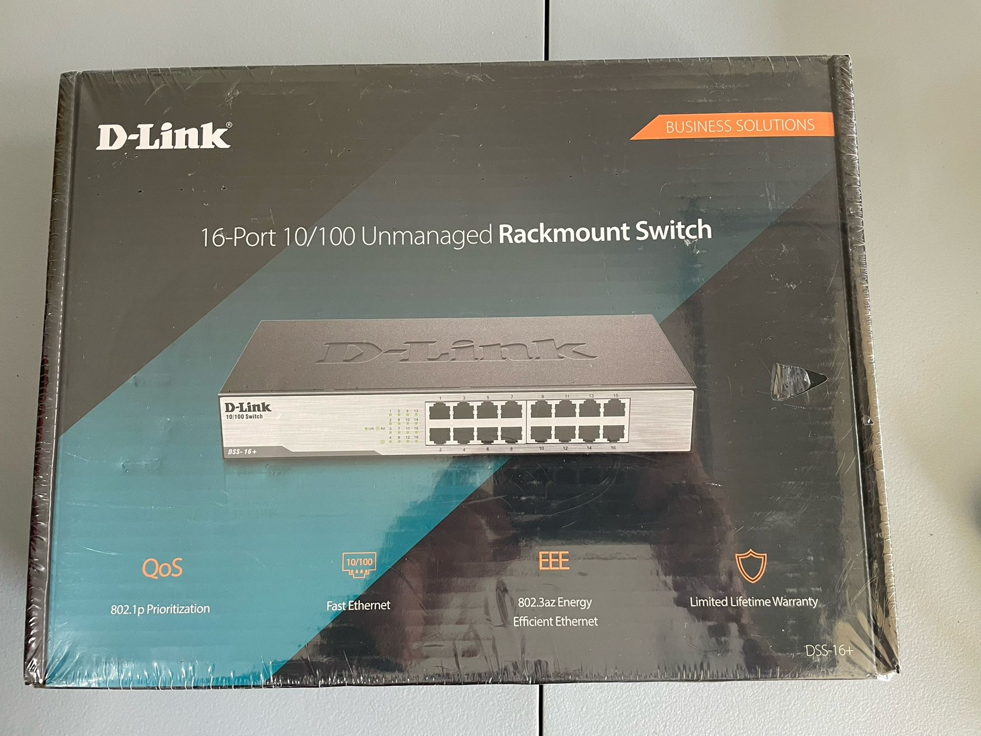 D-Link 16-Port 10/100 Switch