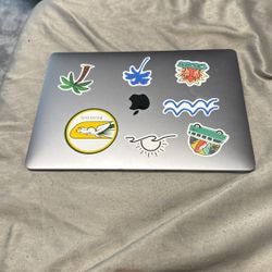 MACBOOK PRO 13 INCH  2022 | PERFECT CONDITION NO CRACKS  CHARGER IS FREE 💎  CASH ONLY