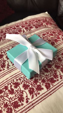Tiffanny & Co gift Box And Dust Bag Auth