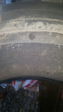 Like new steer Tire