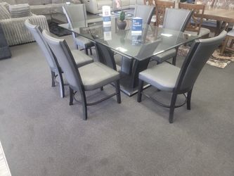 Table With 8 Chairs 