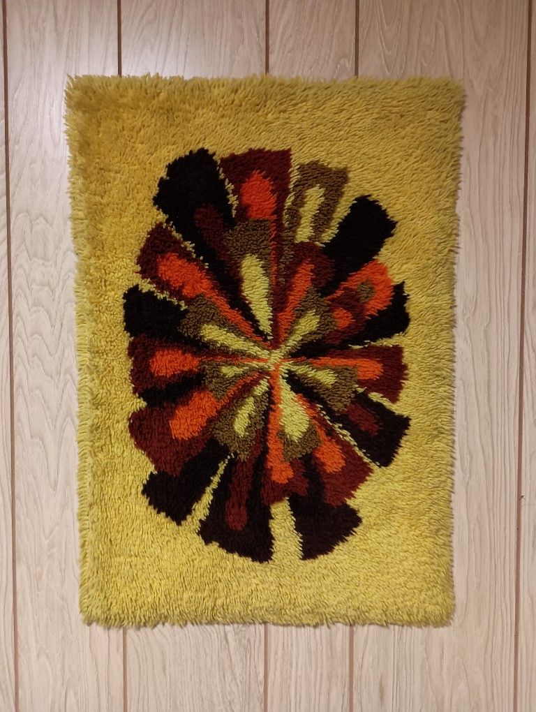 Mid Century Modern Retro Rya Latch Shag Sunburst Tapestry Rug Wall Art