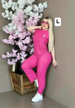New women’s 2 piece set size large