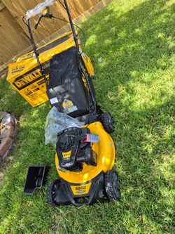 Dewalt Gas Mower 6.25ft 150cc Self Propelled RWD Brand New Nuevo