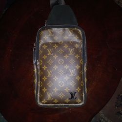 Louis Vuitton Avenue Handbag For Men