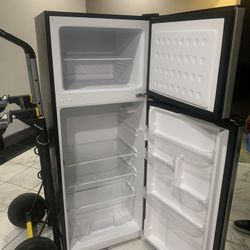 Thomas Refrigerator $50