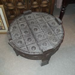 Vintage Table Metallic Designs