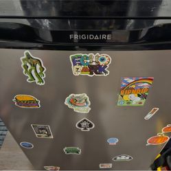 Mini Fridge With Freezer 