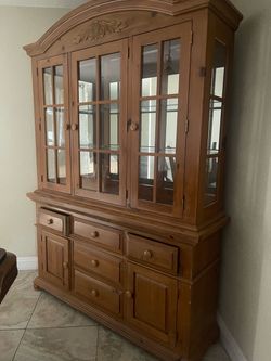 Cabinet with glass and mirror