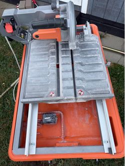 Tile cutter